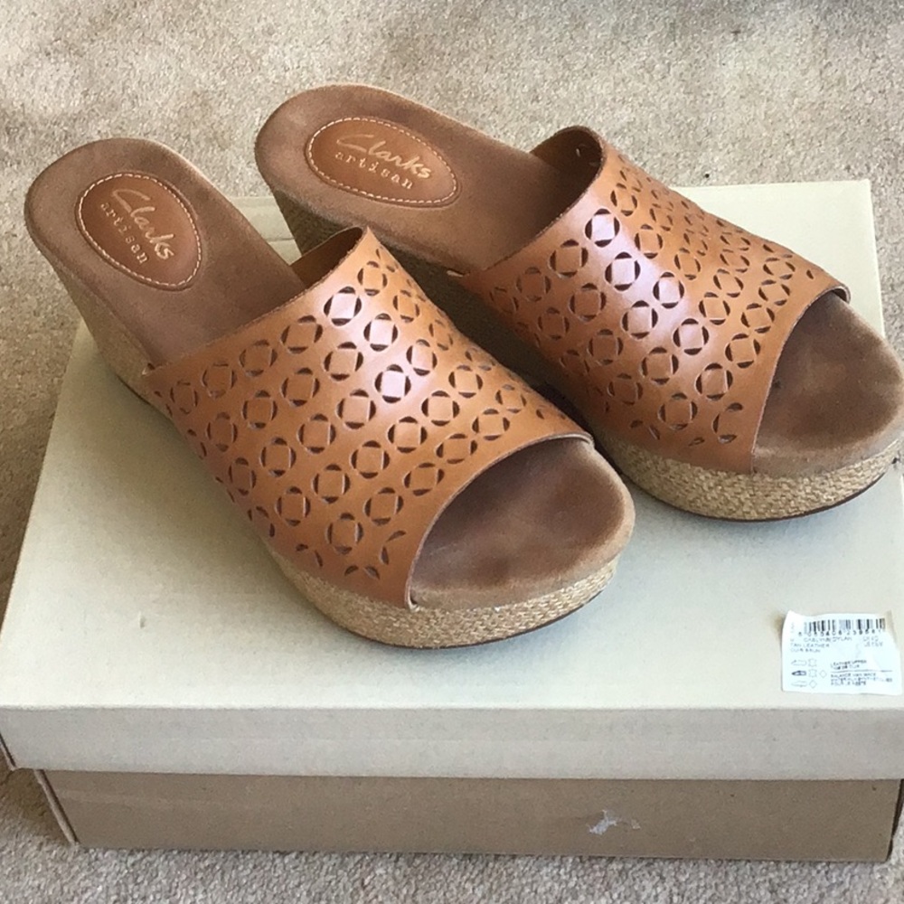Clarks Women's Tan Wedge Sandals